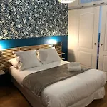 Le Grand Royal, 2 Chambres De Charme, Place Royale